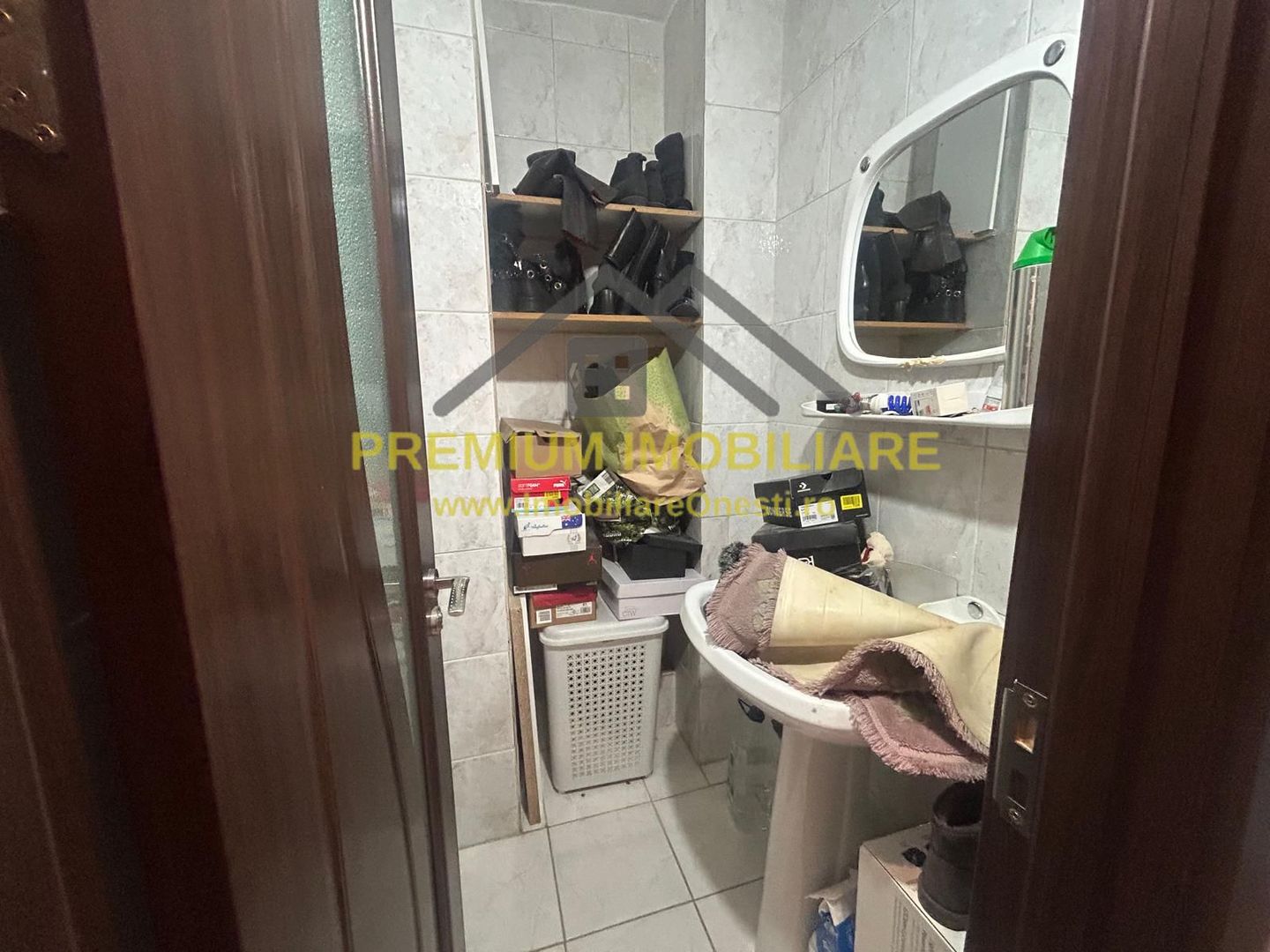 De vanzare Apartament 3 camere zona de jos - Poză 4