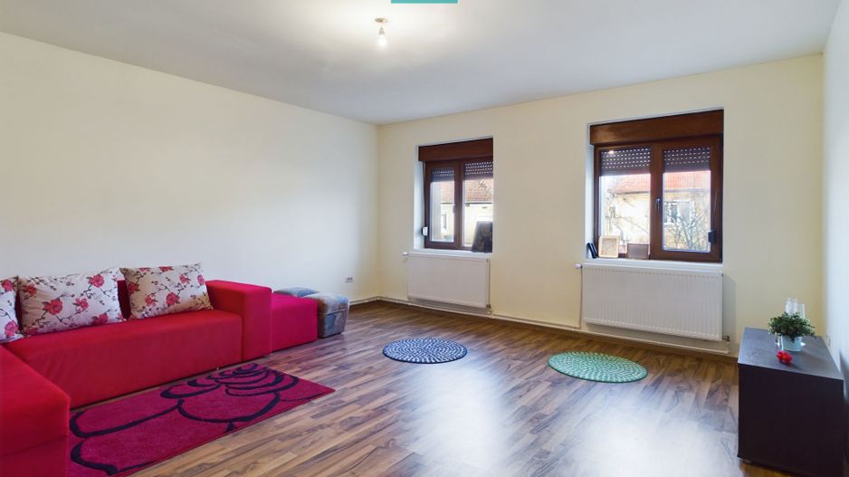 Casă cu 5 camere în Vladimirescu - Poză 4