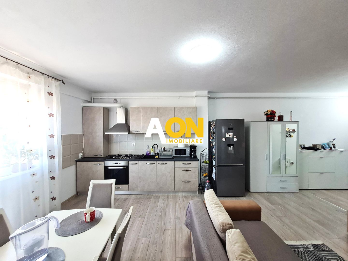 Apartament 3 Camere, 72 mp, Decomandat, Etaj 3, Zona Ampoi 3 - Poză 3