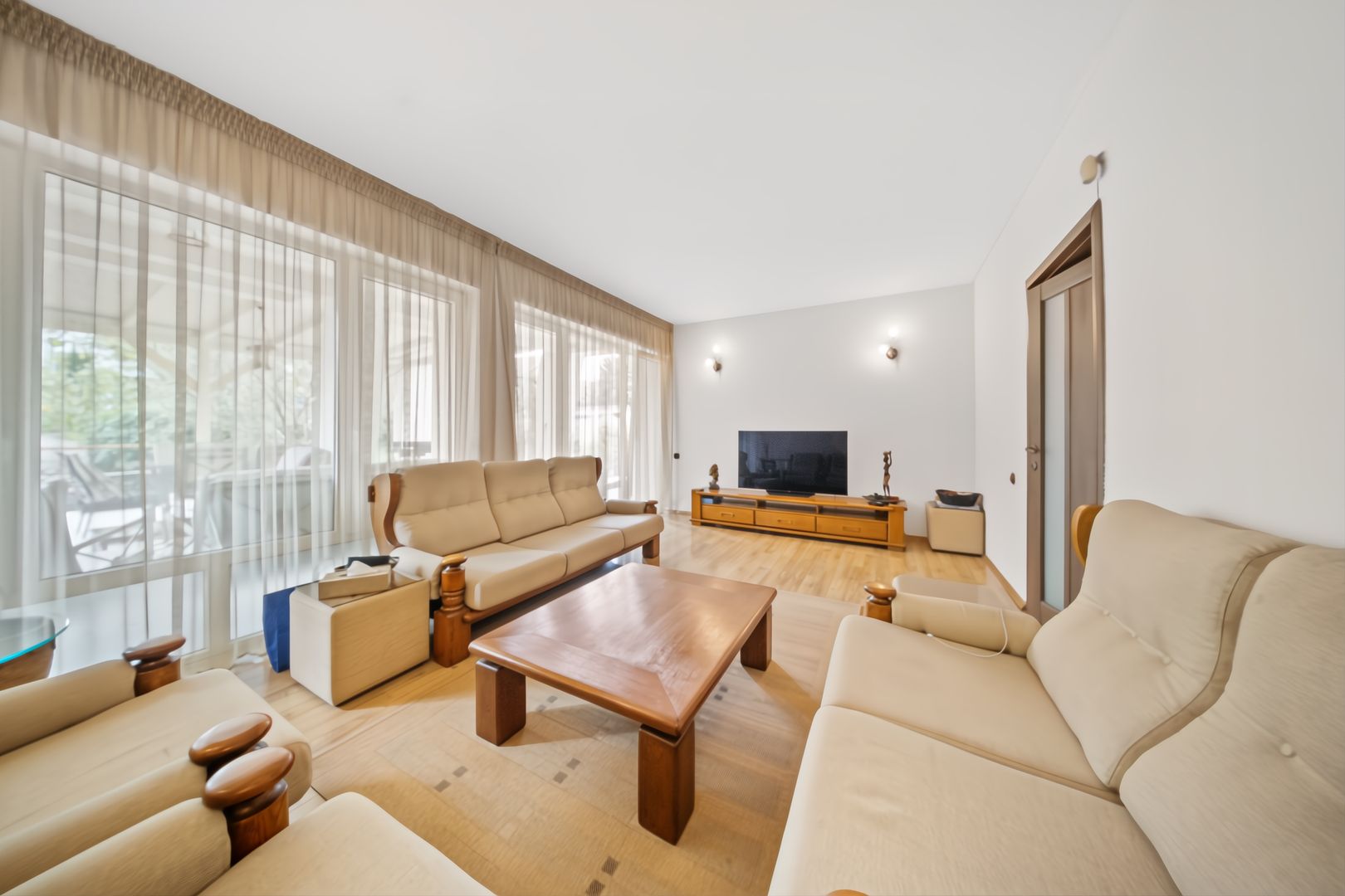 Vila ideala pentru locuinta, clinica sau birouri! - Poză 7