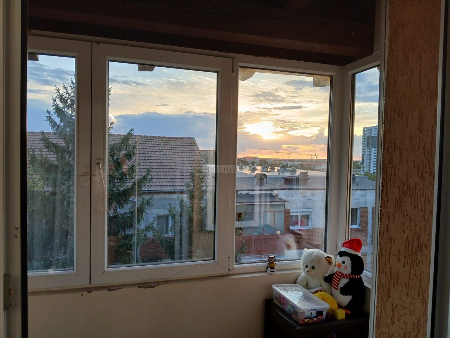 Apartament 2 camere cu 2 balcoane și pod – zona Torontalului - Poză 1