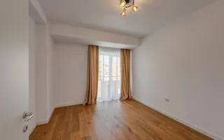 Vila Otopeni central, 222 mp cu gradina - Poză 17