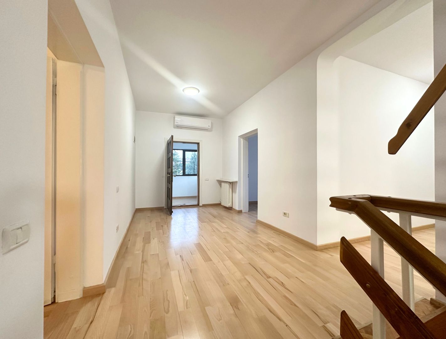 Oferim spre închiriere o proprietate de excepție zona Sisesti - Poză 25