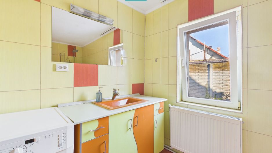 Casă spațioasă cu 4 camere în Vladimirescu - Poză 5