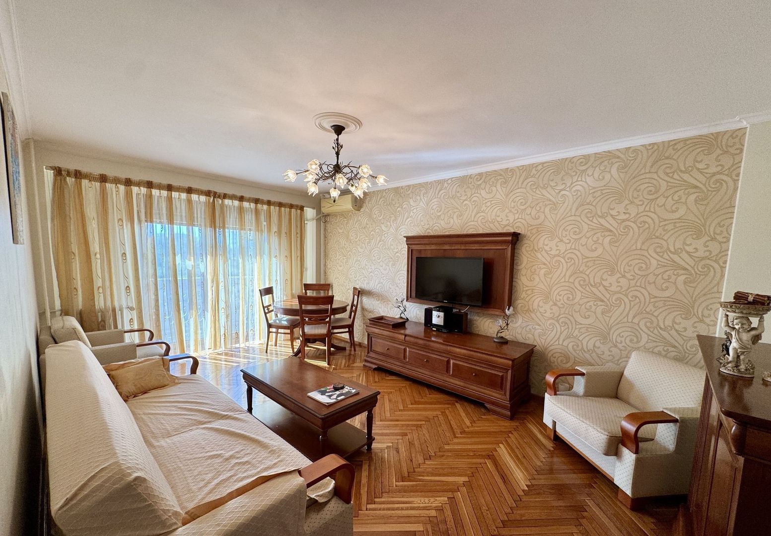 Închiriere Apartament 2 camere, vedere Palatul Parlamentului - Poză 1