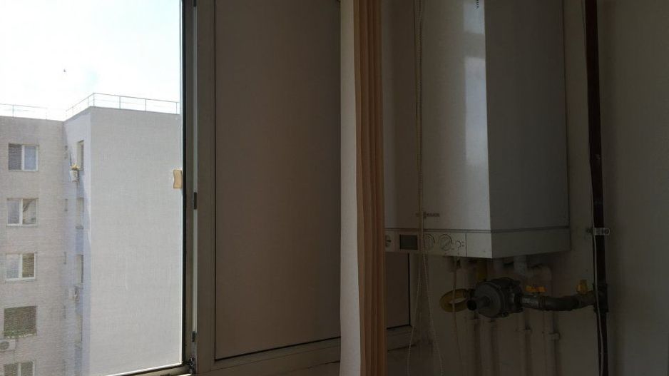 Apt 3cam renovat  69mp, dotat cu  CT, AC , an 1985  etaj 7/8, mobilat - Poză 4