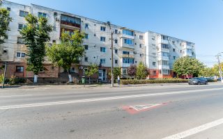 Apartament 2 camerel, bloc V8,  Zona 6 Vânători. - Poză 1