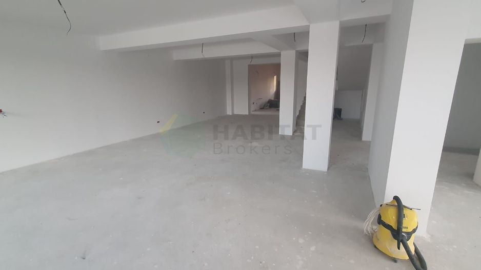 Vilă Spațioasă cu Vedere Superbă la Lac – Ghermănești Confort, Eleganță și Intim - Poză 3