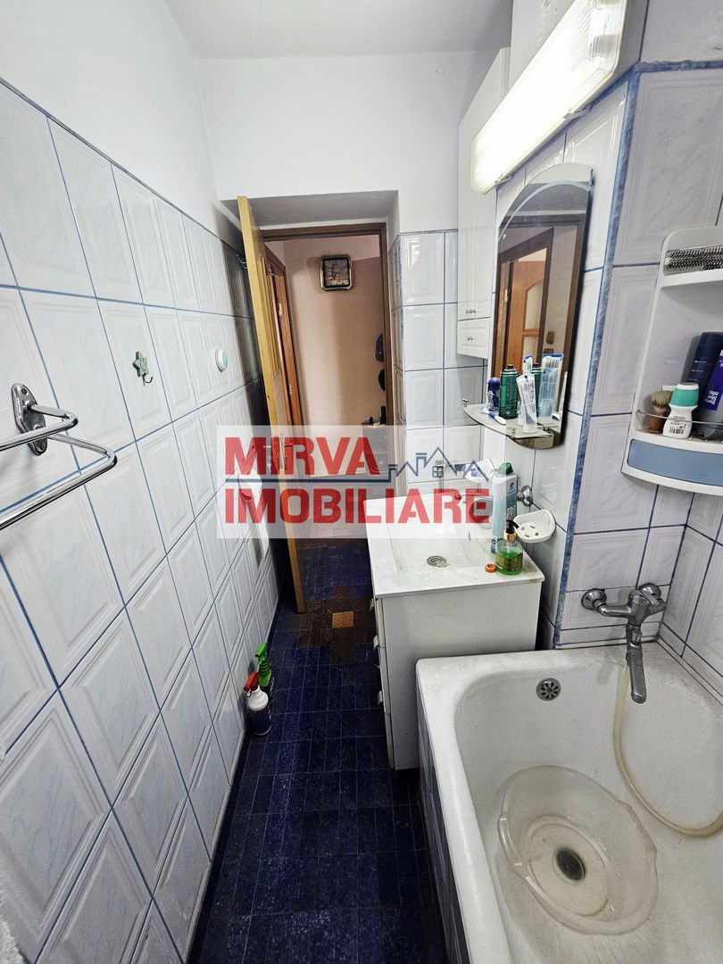 Vanzare apartament 2 camere, mobilat si utilat, zona Vest - Poză 12
