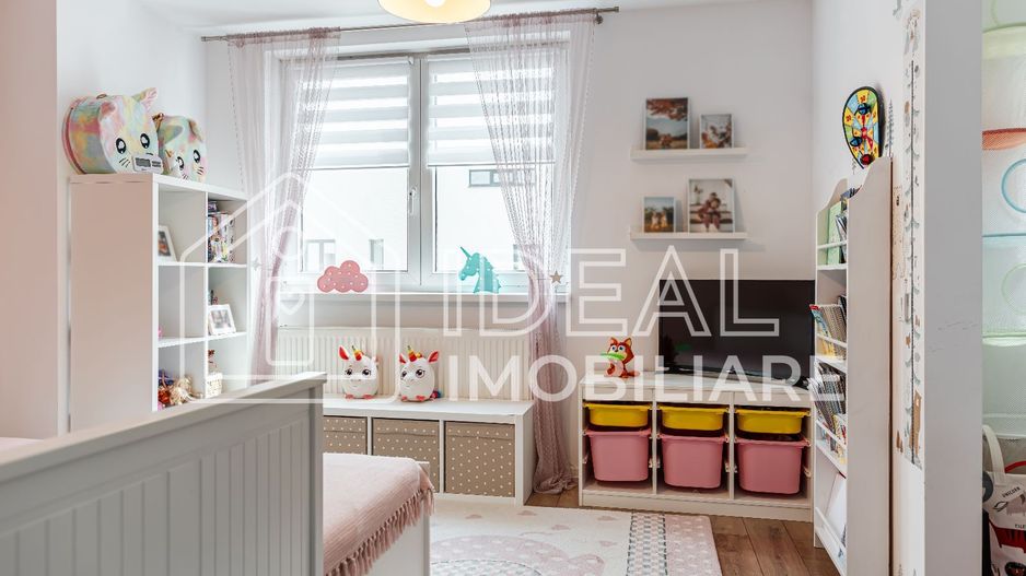 Casa Triplex cu 3 camere, Mobilat-Utilat, in Selimbar - Poză 13