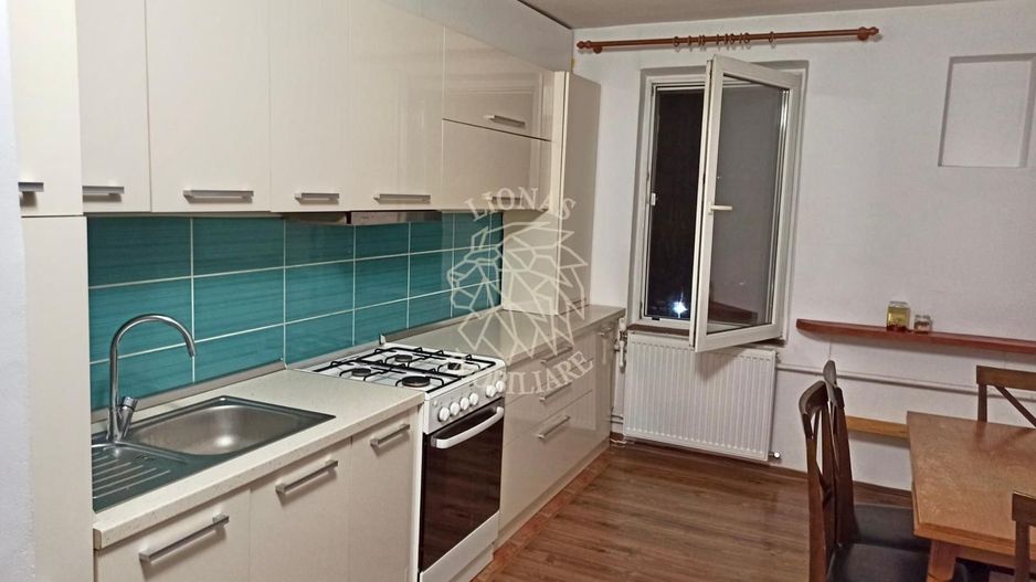 Apartament decomandat 3 camere 68 mp+balcon-parcare-Imparat Traian - Poză 1