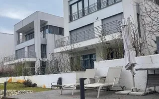 Vila P+2 Cu vedere si deschidere la lac - Poză 15