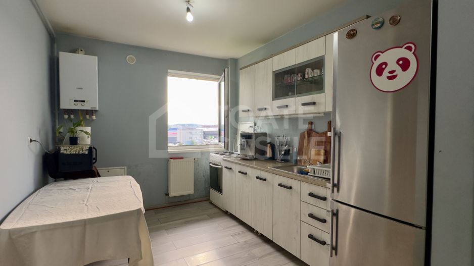 Apartament cu 2 camere, decomandat, zona Ambient - Poză 1