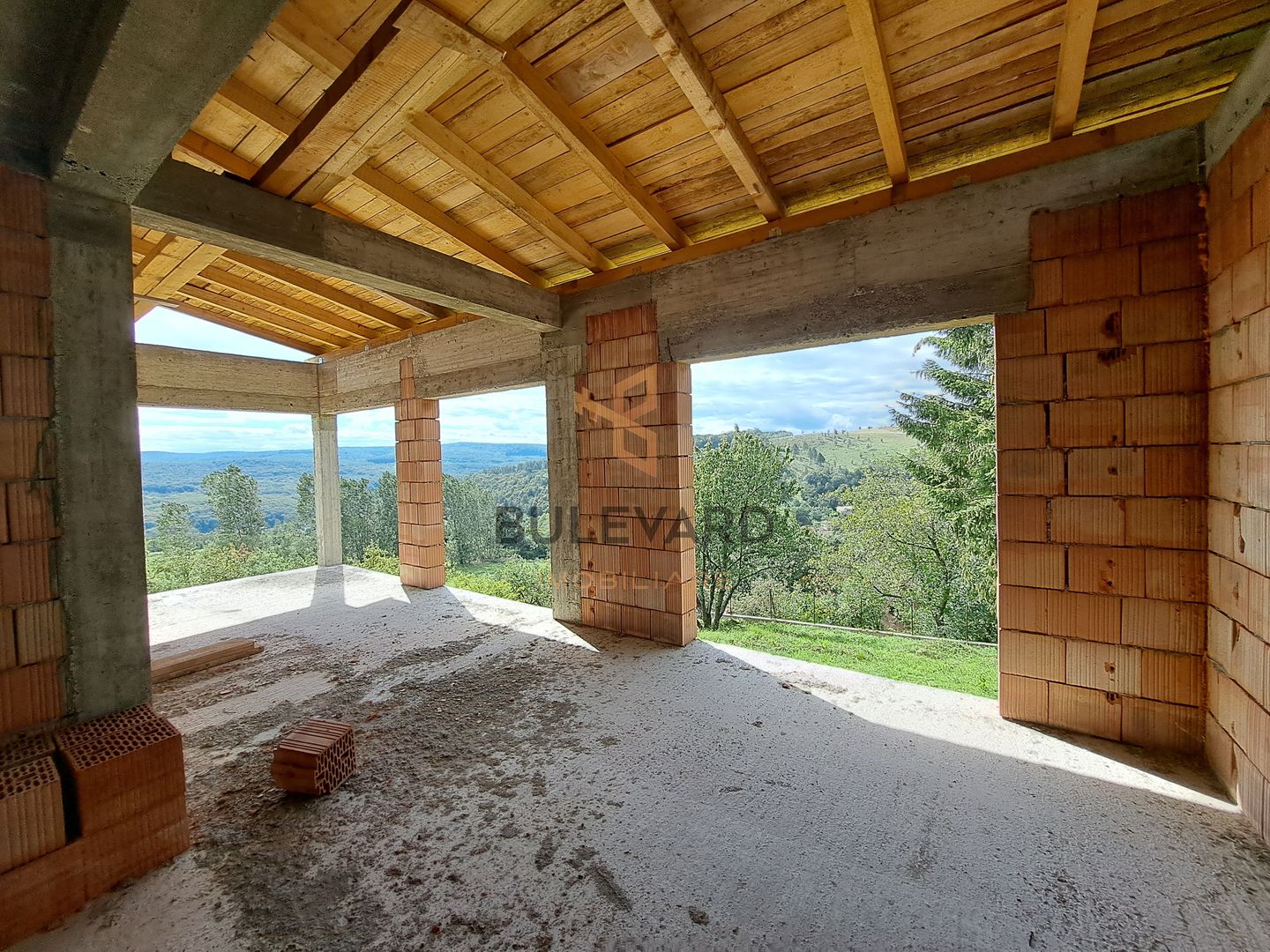 Casa la rosu 172 mp utili, 750 mp teren, view superb! - Poză 12
