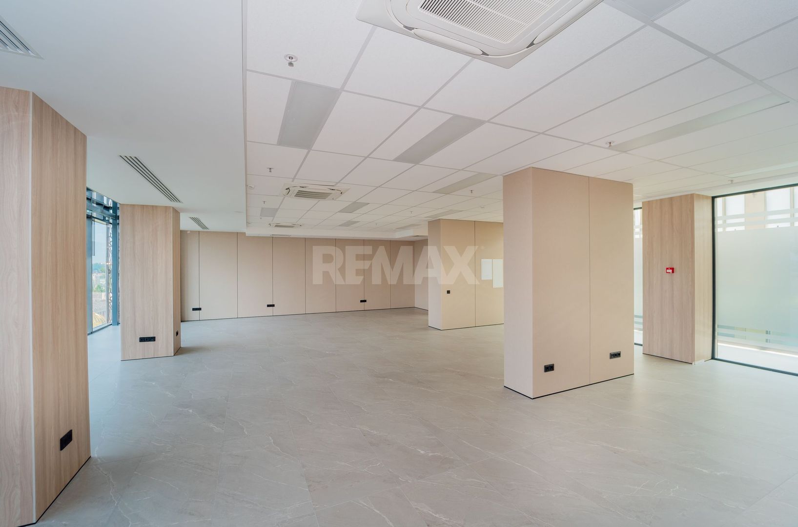 SPRE CHIRIE SPAȚIU COMERCIAL PENTRU BIROU | OFICIU 120 m2 - Poză 3
