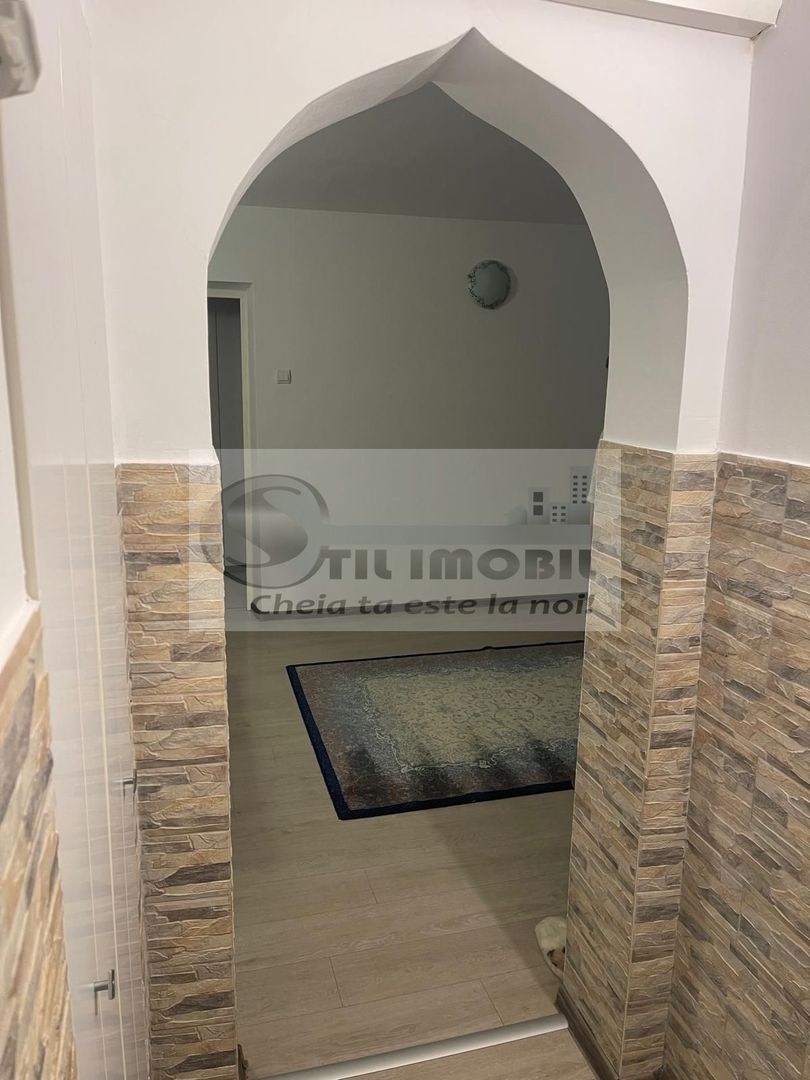 Apartament cu 3 camere Blv. Primaverii - Poză 2