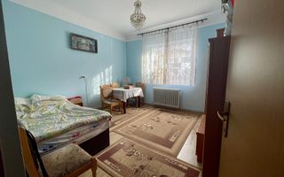 Imobil cu multiple posibilități de utilizare, cu doua locuri de parcare in curte - Poză 3