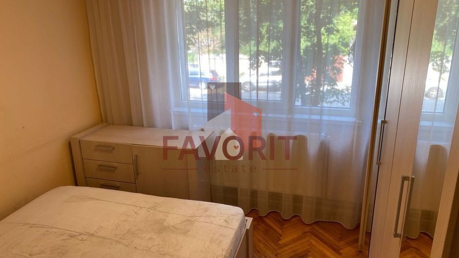 Etaj 1 . Decomandat. Zona Lipovei - Poză 7