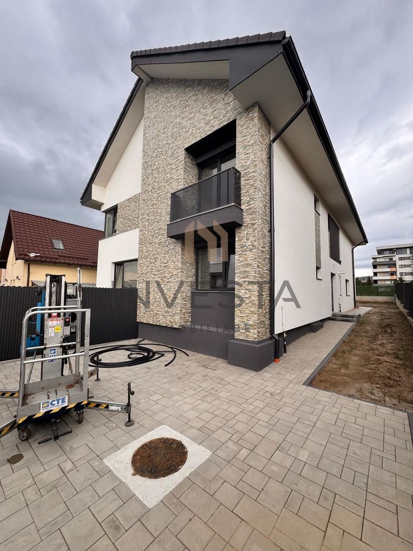 DUPLEX de vanzare | 180 mp + 320 mp curte | EUROPA - Poză 1