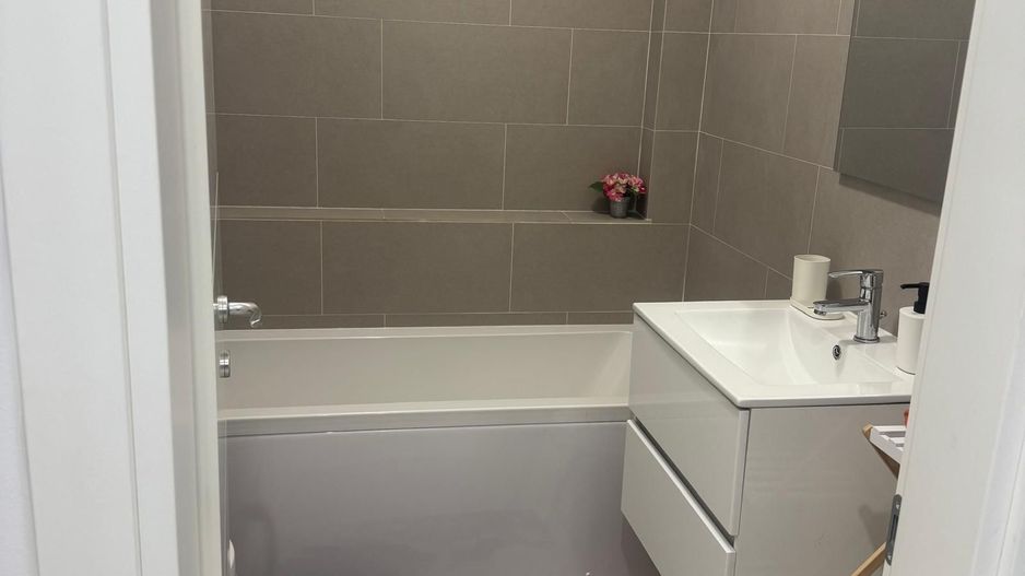 AP. 2 CAMERE TITAN, PRIMA INCHIRIERE, BLOC NOU, METROU 10 MINUTE - Poză 6