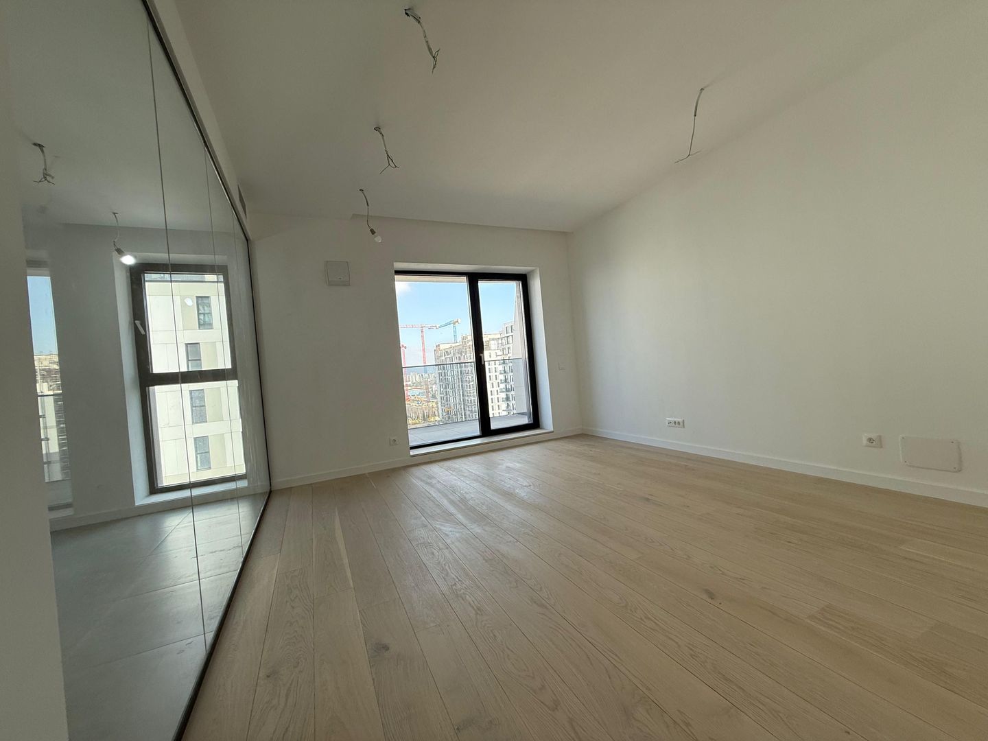 Apartament 2 camere I Nusco City I Vedere curte interioara - Poză 7