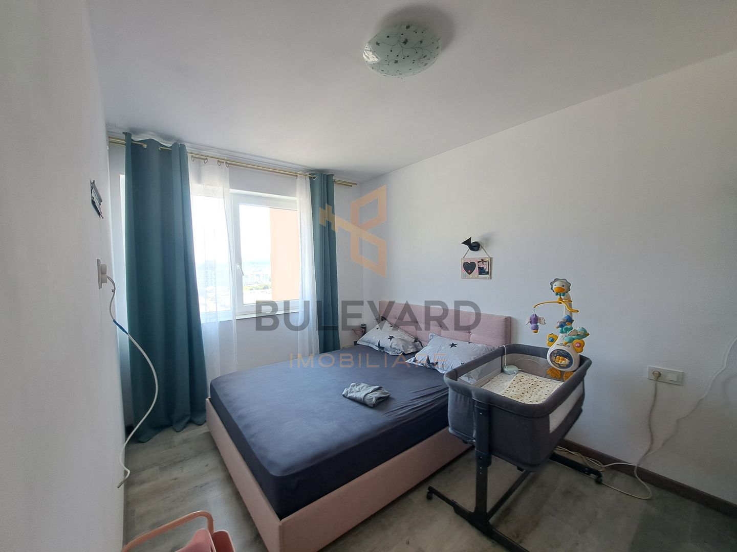 Apartament 3 camere,  parcare, zona Metro! - Poză 9