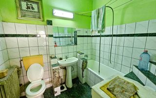 Casa veche, 5 camere, 287 mp teren, zona Prefectura. Necesita renovare - Poză 12