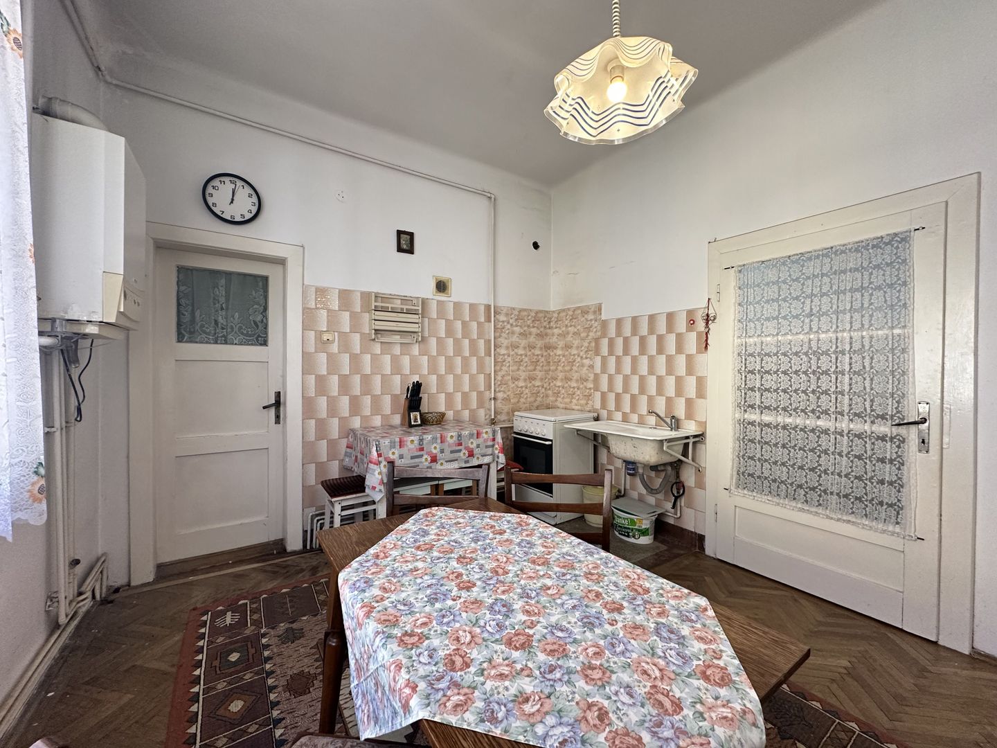 Apartament in casa spațios la doar 5-7 minute de Centrul Istoric - Poză 12