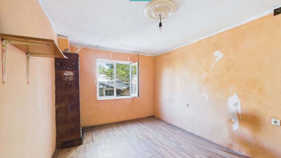 Casă și teren în Moravița, Timiș-poziție excelentă - Poză 3