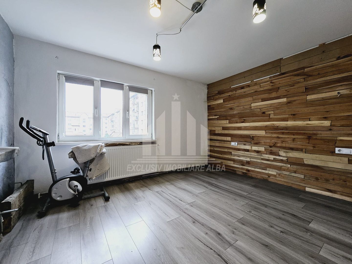 Apartament cu 3 camere decomandate - Poză 3