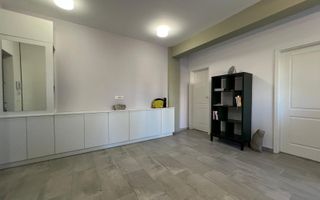 Parter inalt, loc de parcare subteran, mobilat modern, zona Soarelui - Poză 3
