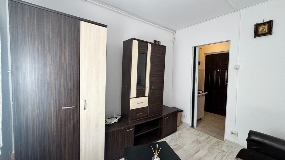 Garsoniera la parter zona Stefan Cel Mare - Poză 2