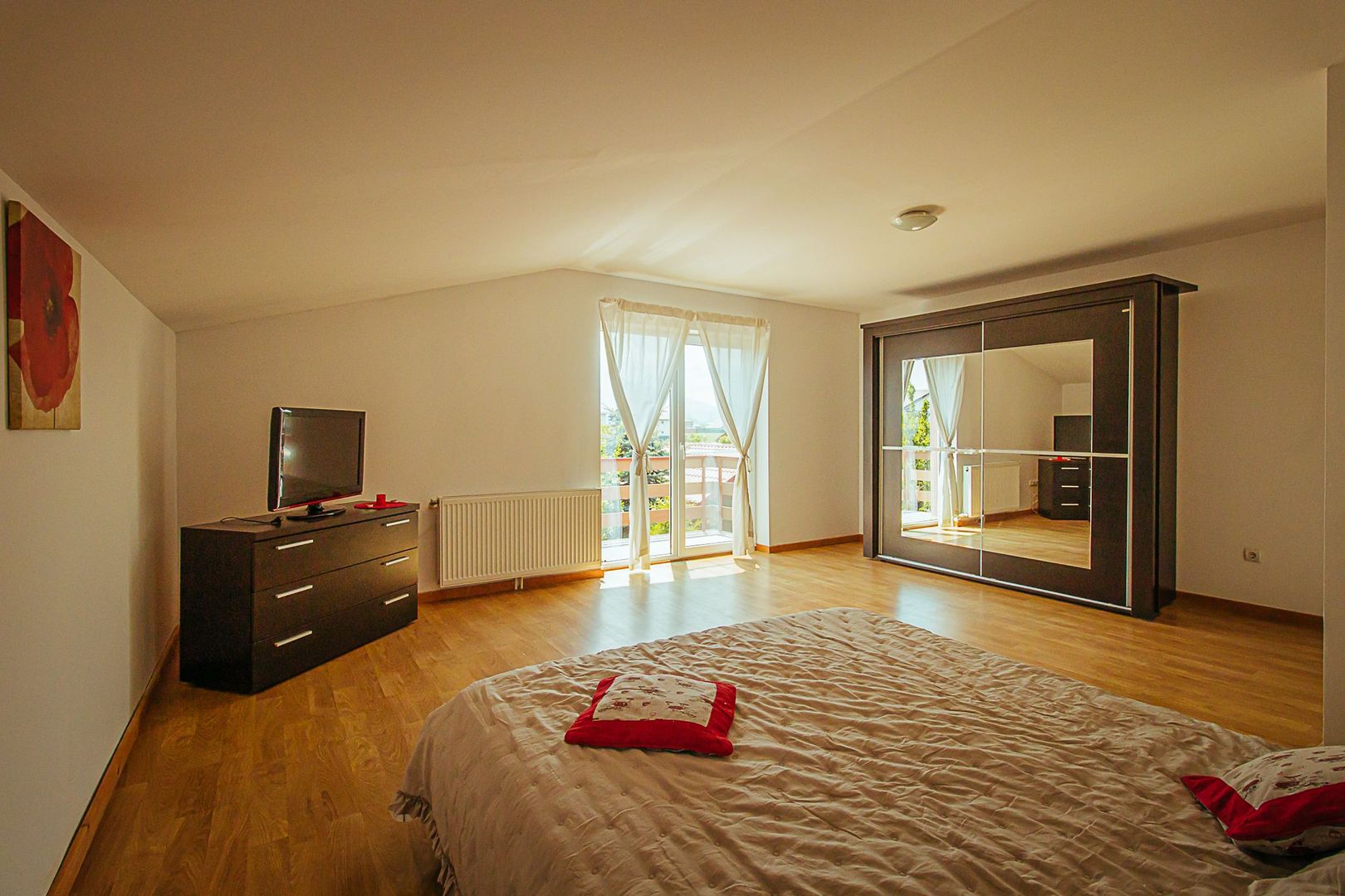 Exclusivitate - Sanpetru, casa cu priveliște deosebită - Poză 1