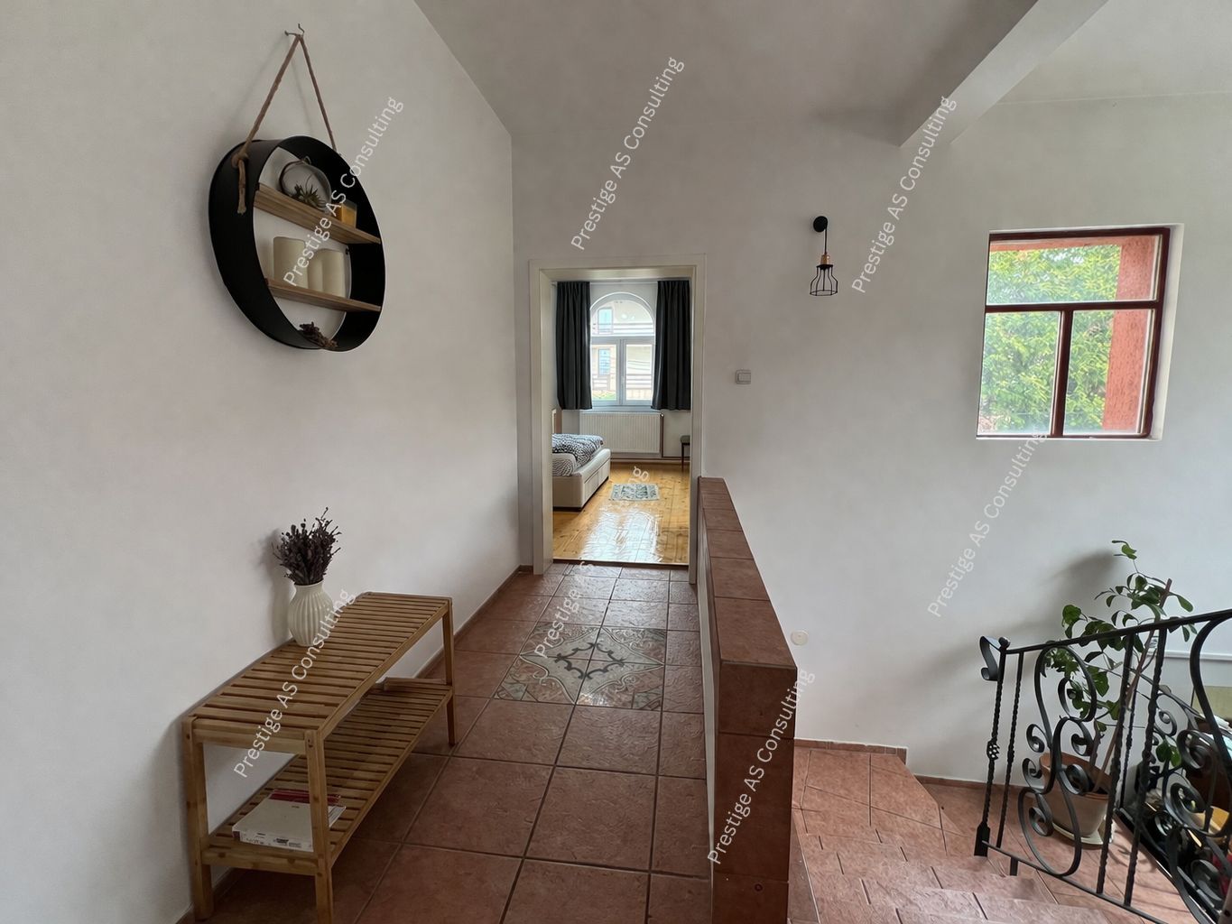 Vila individuala renovata complet | 6 camere | 500 mp teren | Str Jean Monnet - Poză 13