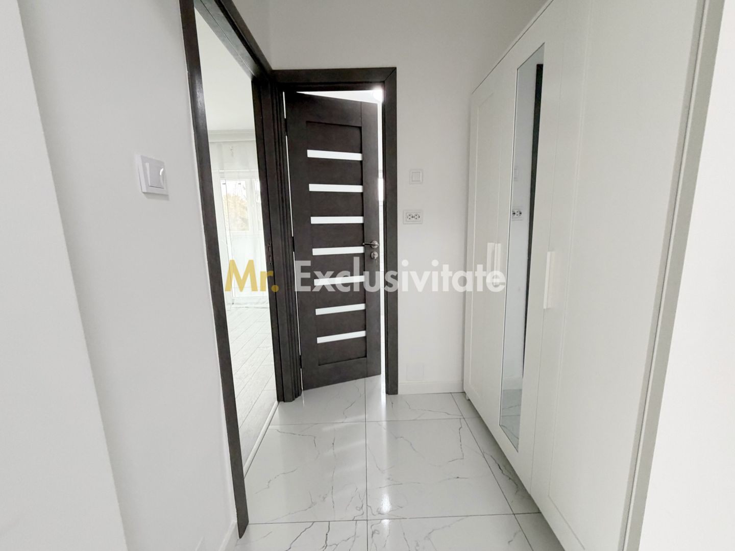 Inchiriere apartament 3 camere decomandat - cartier Trivale - Poză 8