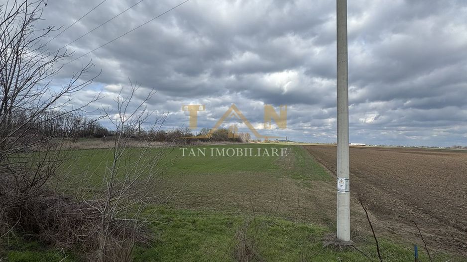 Teren cu acces din 2 drumuri principale DN si DJ Comision 0 - Poză 1