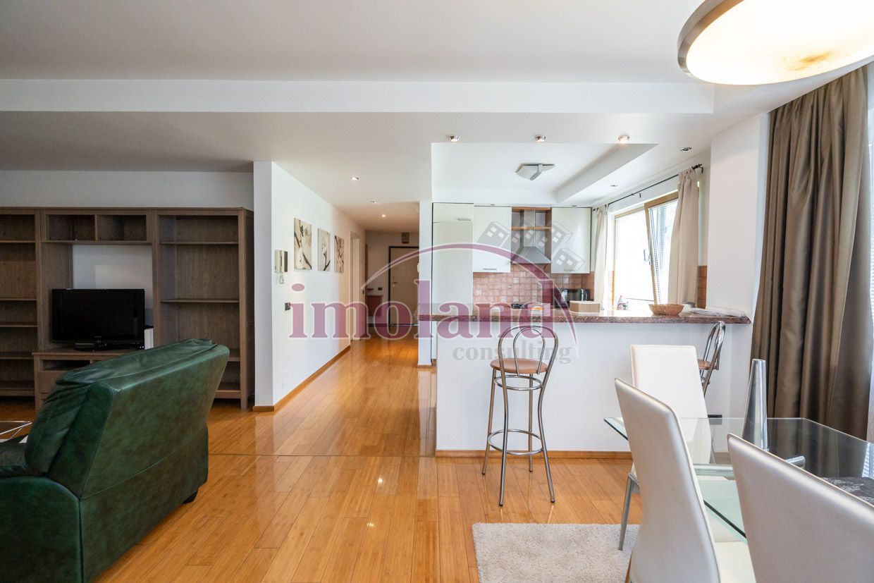 Inchiriere - apartament - 3 camere cu terasa - Aviatorilor - Poză 4