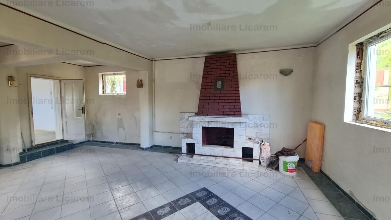 Vila P+E+Pod in Codlea zona cu aer curat,teren 1050 mp - Poză 16