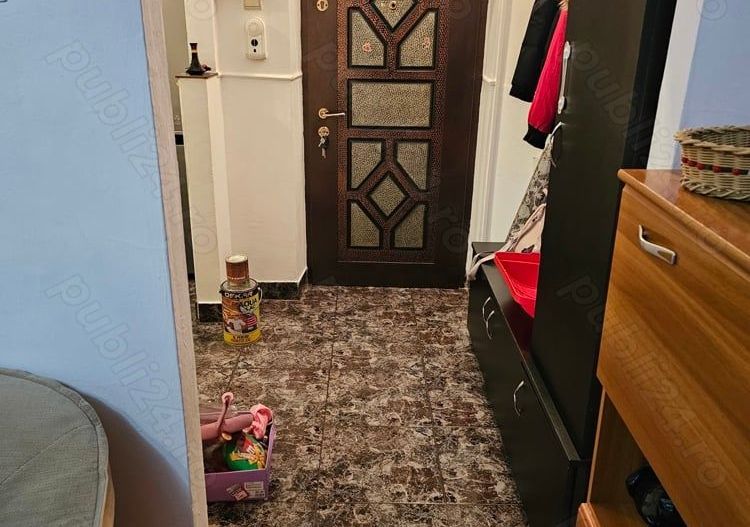 BRASADAS vinde ap 3 cam etaj 4/4. - Poză 4