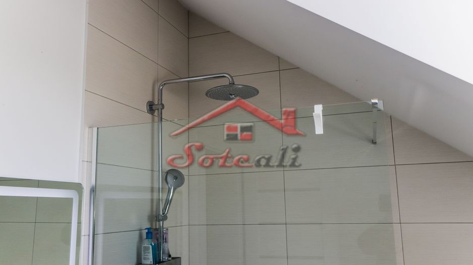 VILĂ MODERNĂ DE LUX CU PISCINĂ, FOTOVOLTAICE ȘI FOIȘOR – BREAZA - Poză 52