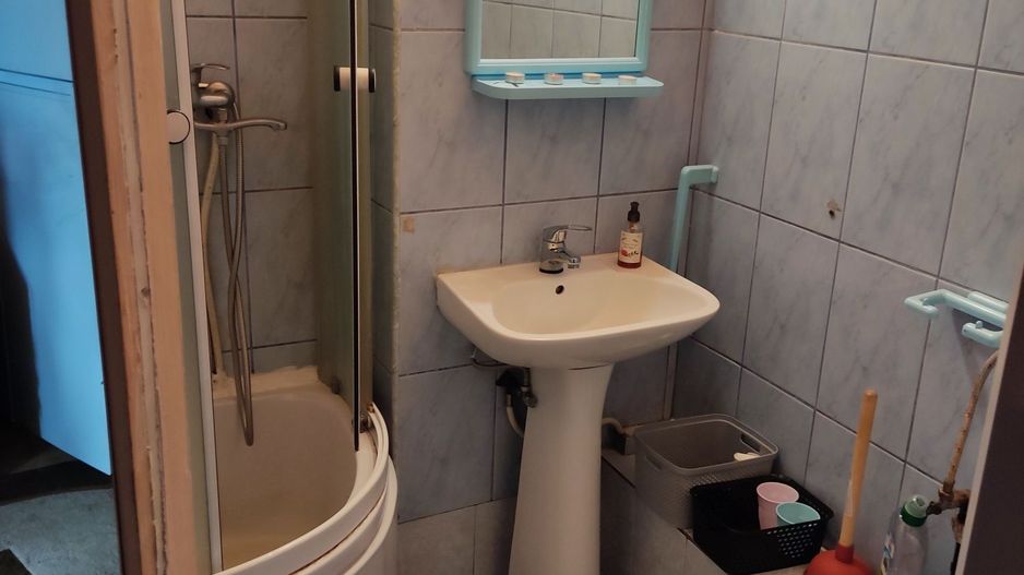 BRASADAS vinde garsoniera 24m la etajul 4/4 B-dul Closca. - Poză 6