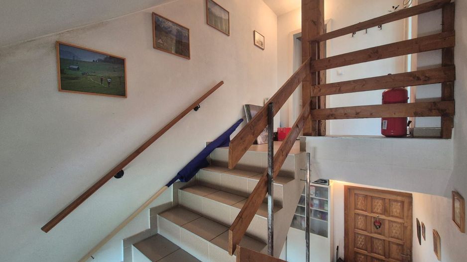 Apartament in casă, într-o zonă exclusivistă, priveliște deosebită. - Poză 17