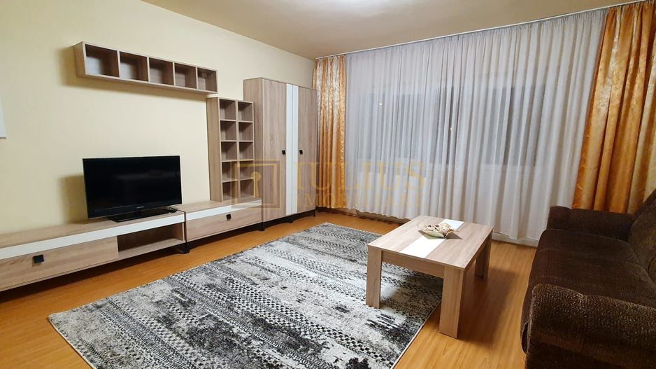 2 camere, decomandat, centrala proprie; Shoping City. - Poză 1