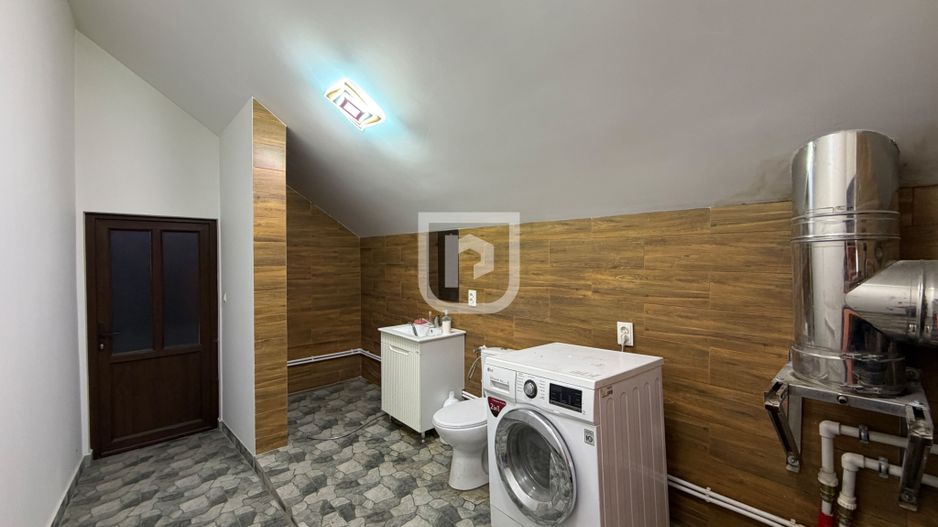 Casa renovata complet, Corlata Centru - Poză 8