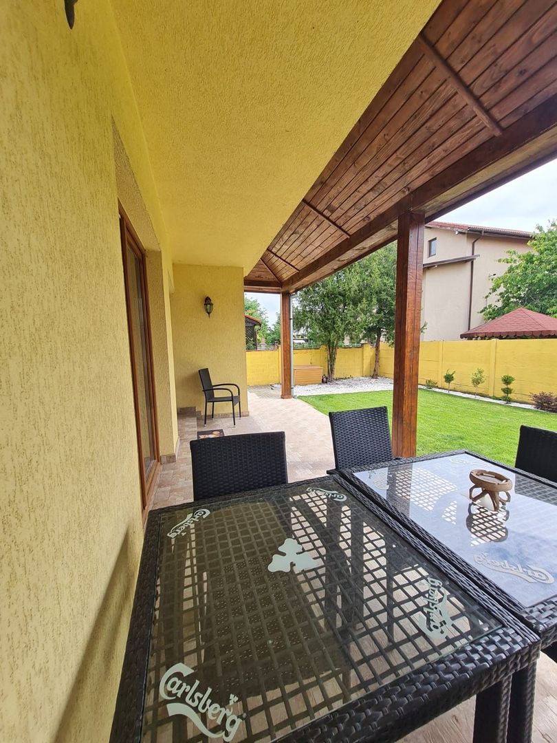 Vila spațioasă și recent renovată în Ghiroda! - Poză 25