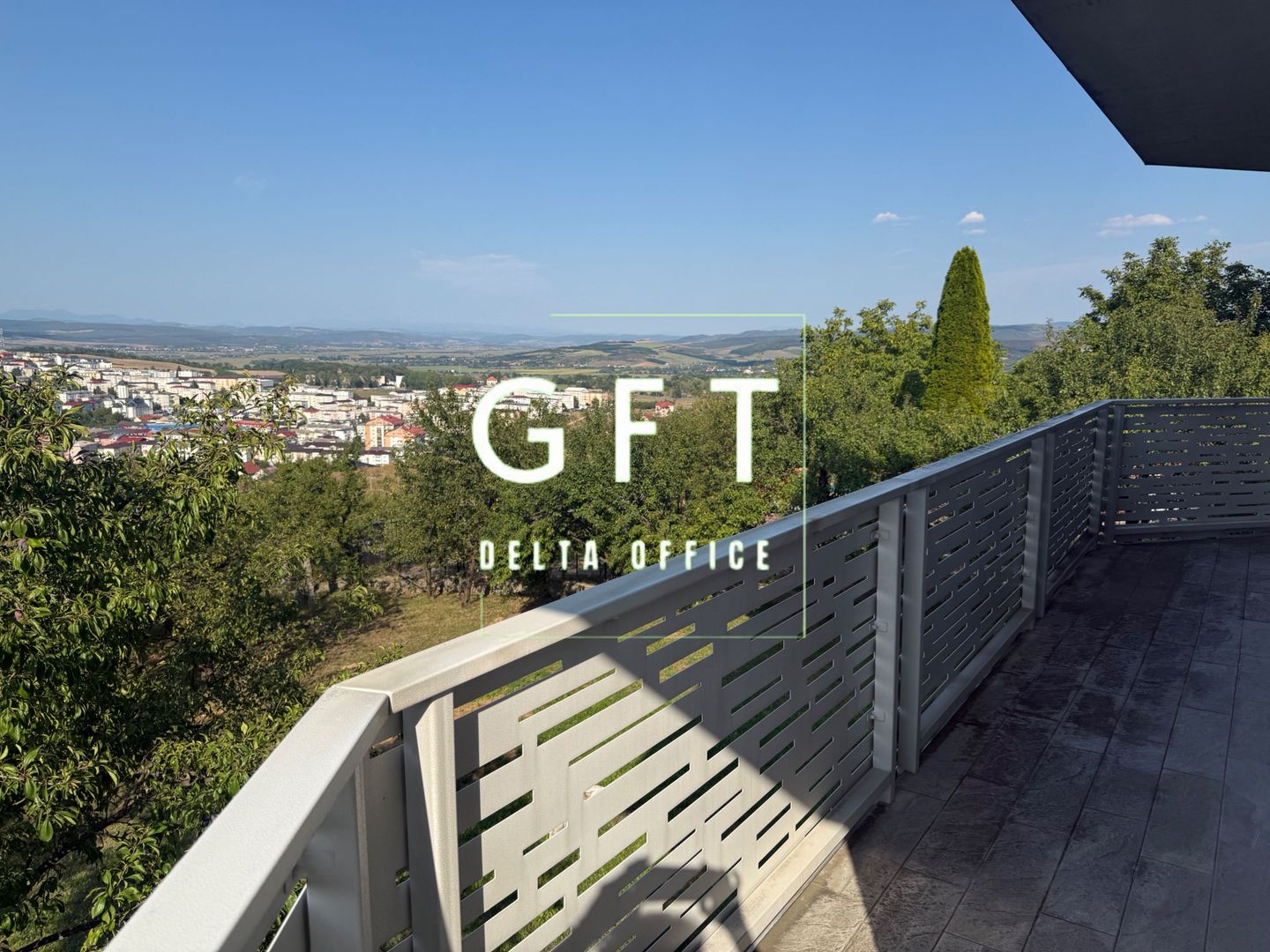 🏡 DE VÂNZARE | CASĂ CU PANORAMĂ SPECTACULOASĂ ȘI TEREN DE 800 mp - Poză 15