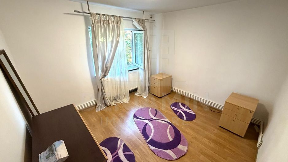 3 camere decomandat cu 2 bai Rovine etajul 3 centrala termica 72mp - Poză 7