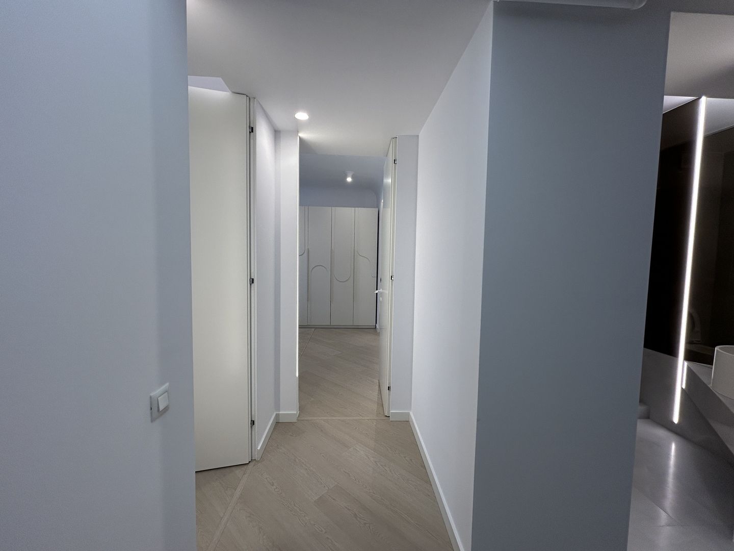 PRIMA INCHIRIERE | CORTINA PIPERA | PARCARE SUBTERANA | TERASA - Poză 10