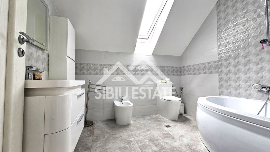 Casa 6 camere, teren 1000 Sibiu Tocile - Poză 8