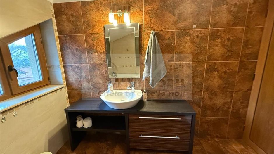 Vila 3 Camere- Zona Bucium- 850 euro - Poză 6